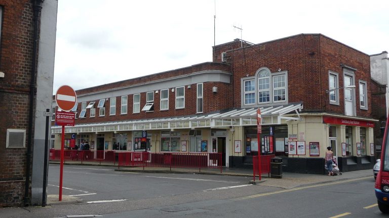 Gare Transport Salisbury